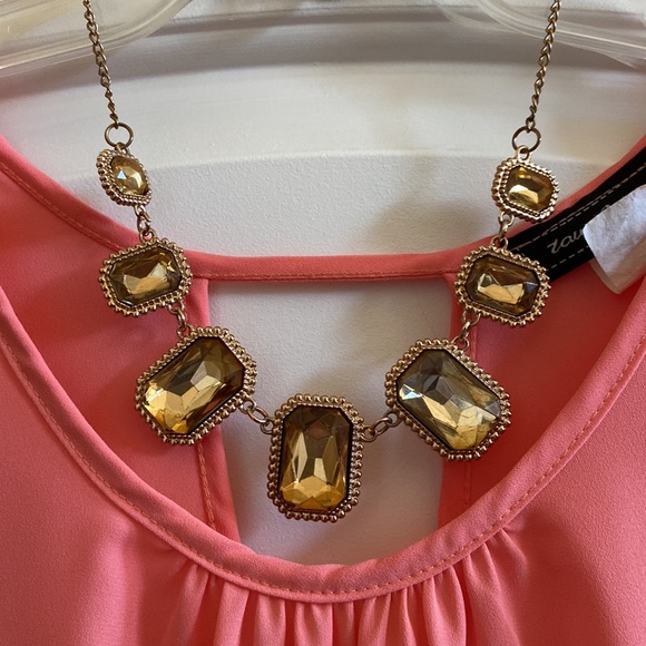 Gently used coral polyester top in size M - Picture 2 of 7